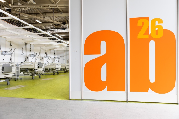 Blick ins Corona-Behandlungszentrum auf dem Messegelände an der Berliner...