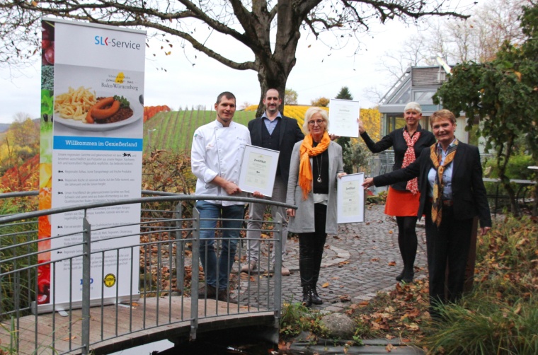v. l.: Alexander Haefele (Küchenleitung der Service GmbH Klinik Löwenstein),...