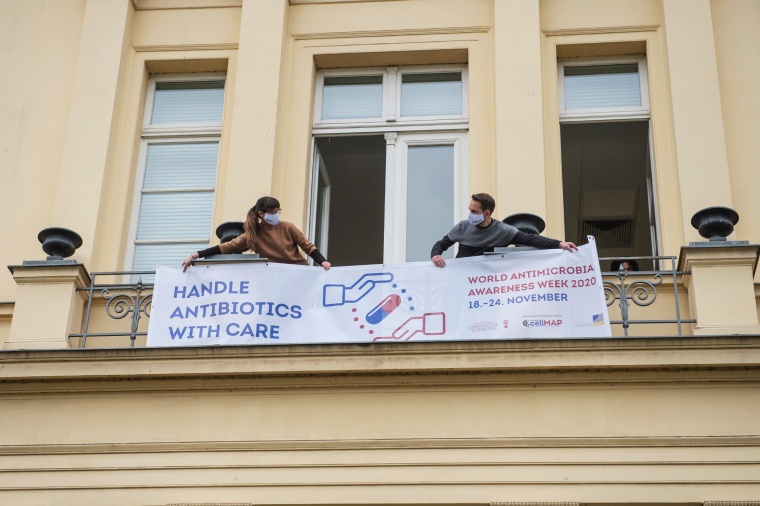 Gemeinsam Flagge zeigen für Antibiotika: Auf dem Balkon des...