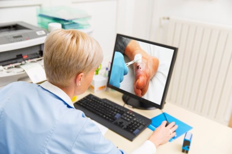 Viele Pflegende arbeiten zurzeit am Limit. Laut Pflegekammer Niedersachsen...