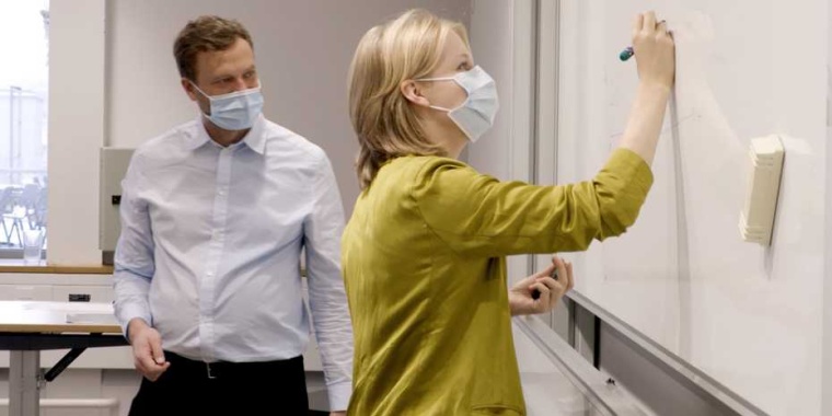 In ihrem Experiment untersuchten Martin Schonger und Daniela Sele die...