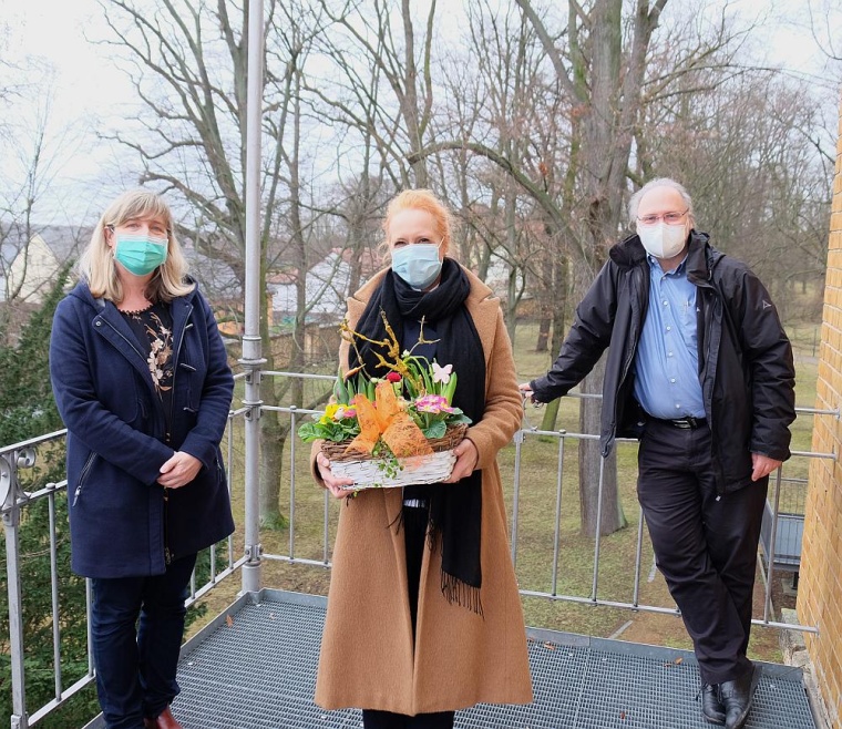 (v.l.n.r.:) Birgit Schienbein (Prokuristin Fachkrankenhaus Hubertusburg), Dr....