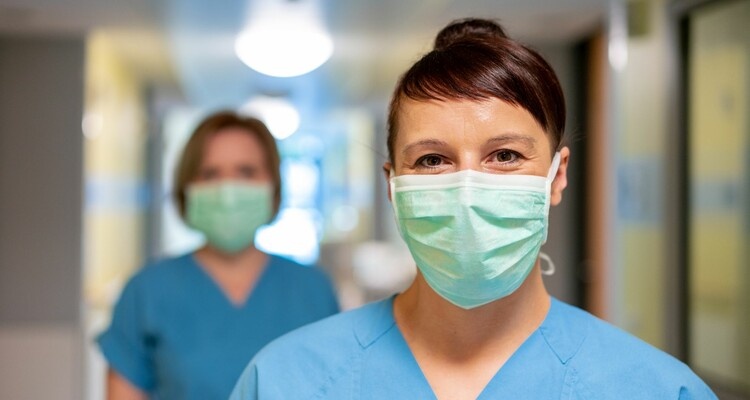 Schwester Carola und Schwester Madeleine aus dem Ev. Diakonissenkrankenhaus...