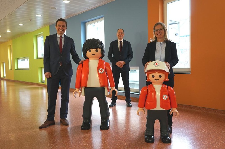 Dr. Hasan Sürgit (Vorsitzender des Aufsichtsrates, links) und Sylvia Schürg...