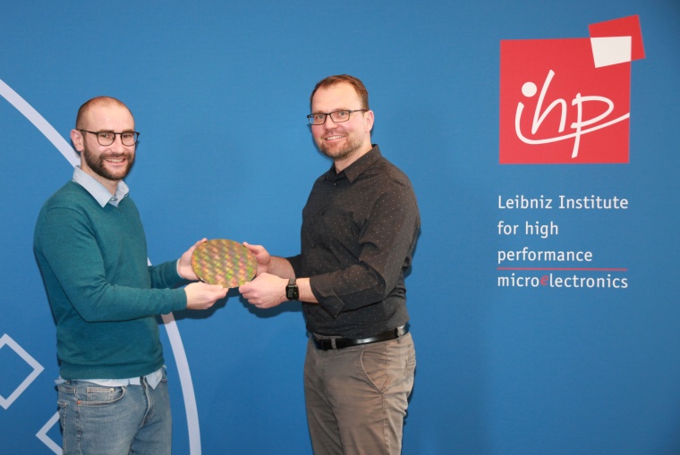 HyPhoX: Die Gründer von HyPhoX – chip-integrated photonic sensor...