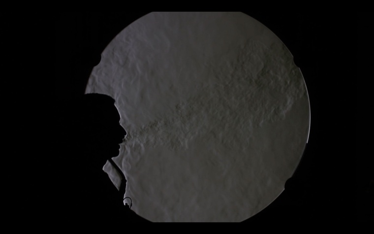 Das Schlierenbild visualisiert die Ausatemwolke während der NHF60...