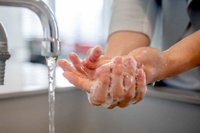 Gründliches Händewaschen beseitigt auch die neuen Varianten des Coronavirus....
