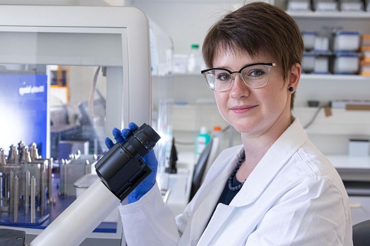 Die Humangenetikerin Caroline Diener forscht im Team von Professor Eckart Meese...