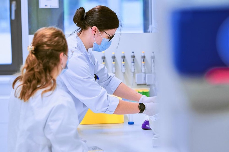 Medizinisch-Technische Assistentinnen und Assistenten (MTA) litten in der...