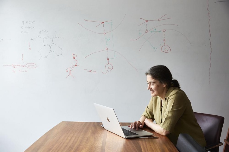 Clare Grey. Foto: Alice Whitby