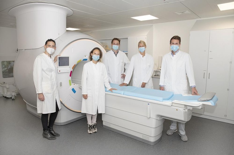 v. l. n. r. Prof. Dr. med. Jennifer Landsberg (Klinik und Poliklinik für...