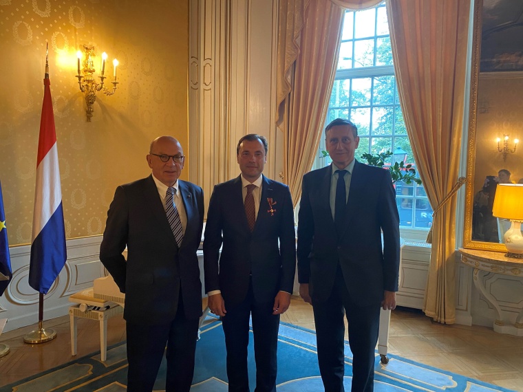 In Den Haag wurde Prof. Alexander W. Friedrich (l.), designierter Ärztlicher...