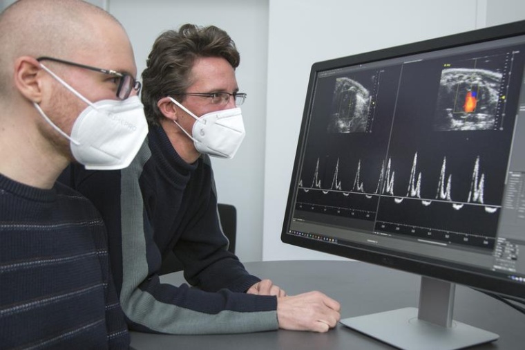 Victor Badillo Lisakowski (l.) und Dr. Michael Radke (r.) aus der AG...