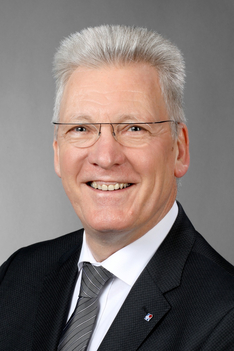 Prof. Dr. Hans-Jürgen Hennes

Medizinischer Geschäftsführer...