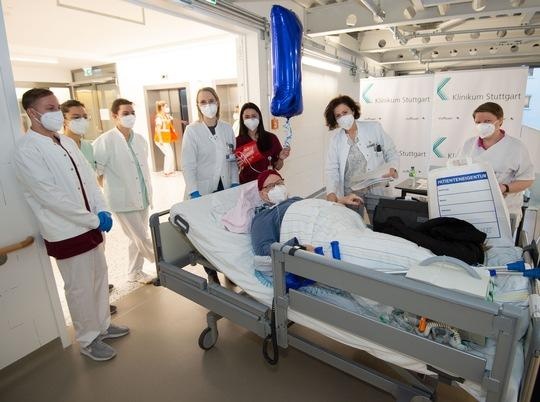 Die erste Patientin zieht ins neue Gebäude des Katharinenhospitals - Klinikum...