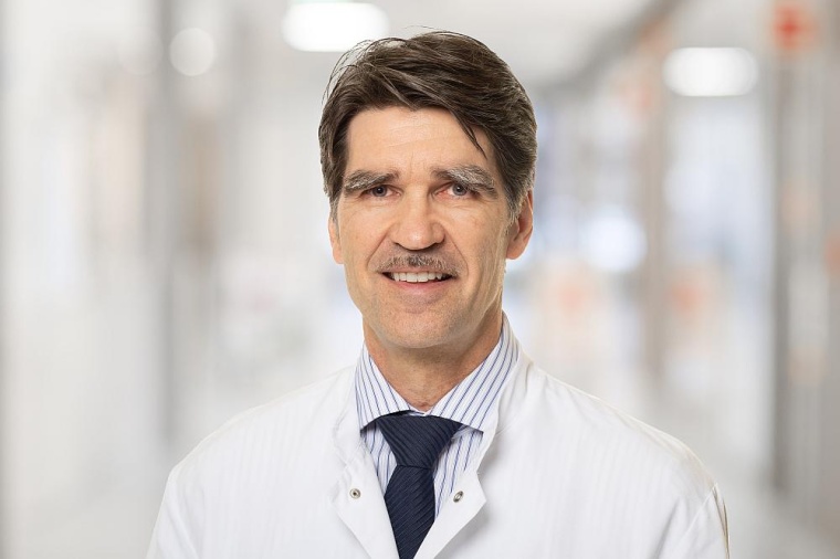 Top-Mediziner 2022: Dr. Dr. Dr. Winfried Kretschmer; Foto: Alb Fils Kliniken /...