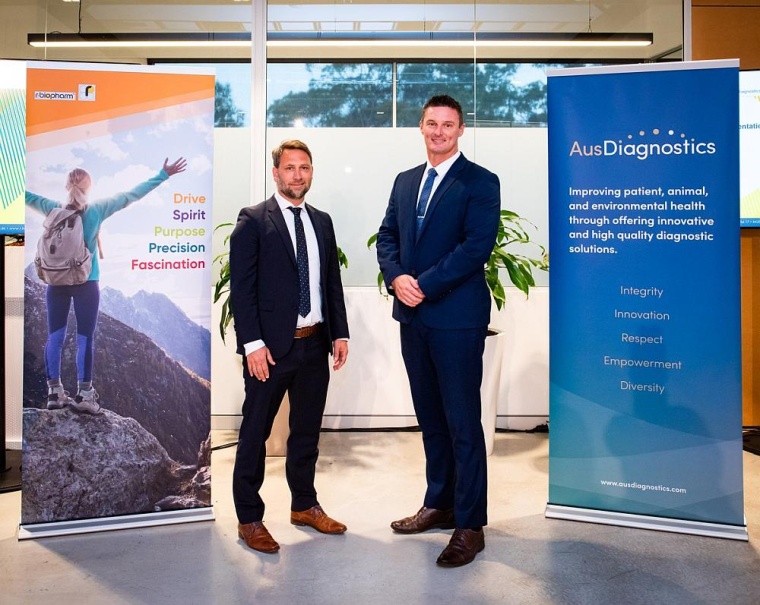 Gehen jetzt gemeinsame Wege: Christian Dreher, CEO von R-Biopharm, (links) und...