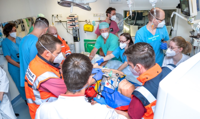 Schockraumübung in der Zentralen Notaufnahme der Universitätsmedizin Halle....