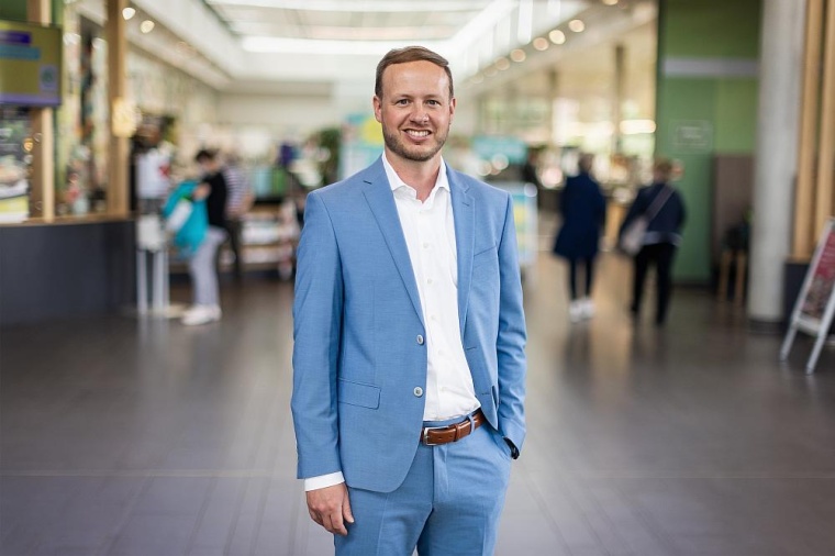 Ab dem 1. Juli 2022 übernimmt Tim Steckel die Klinikgeschäftsführung im...