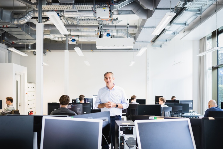 Prof. Dr. Daniel Rueckert, Professur Artificial Intelligence in Healthcare and...