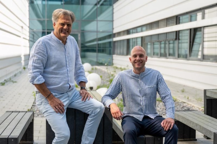 Ein Teil des Bochumer Forschungsteams: Klaus Gerwert (links) und Léon Beyer....