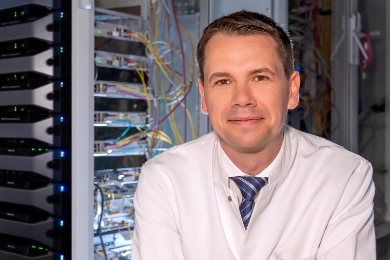 Dr. Hartmuth Nowak, Leiter des KI-Zentrums am UK Knappschaftskrankenhaus...