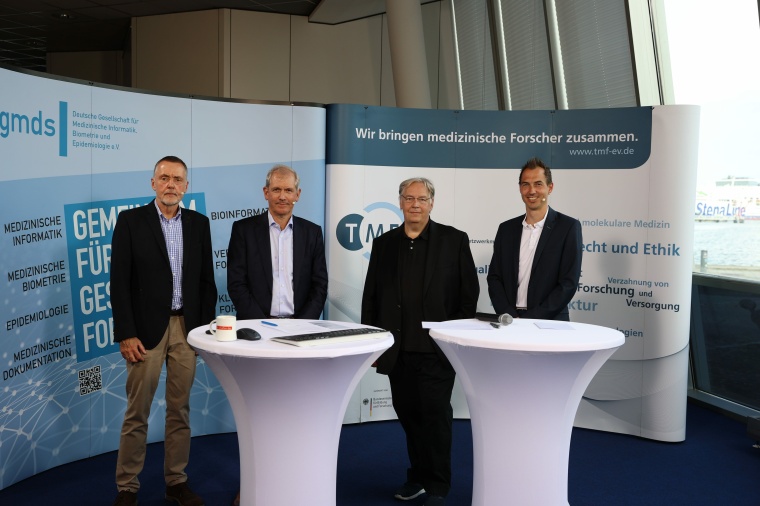 Eröffnung der Konferenz mit folgenden Teilnehmenden: Prof. Dr. Michael...