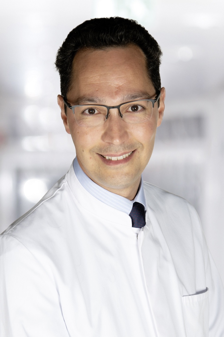 Chefarzt der Geriatrie an St. Martini: Mohammed Chebbok. Foto: Michaela Osburg