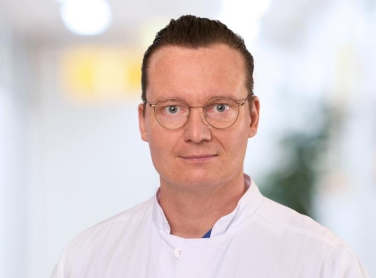 Ausgezeichnet mit dem John Grube-Forschungspreis 2022: Priv.-Doz. Dr. Björn...