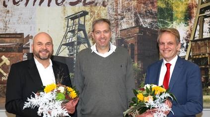 Andreas Schlüter (M.), Hauptgeschäftsführer der Knappschaft Kliniken GmbH,...