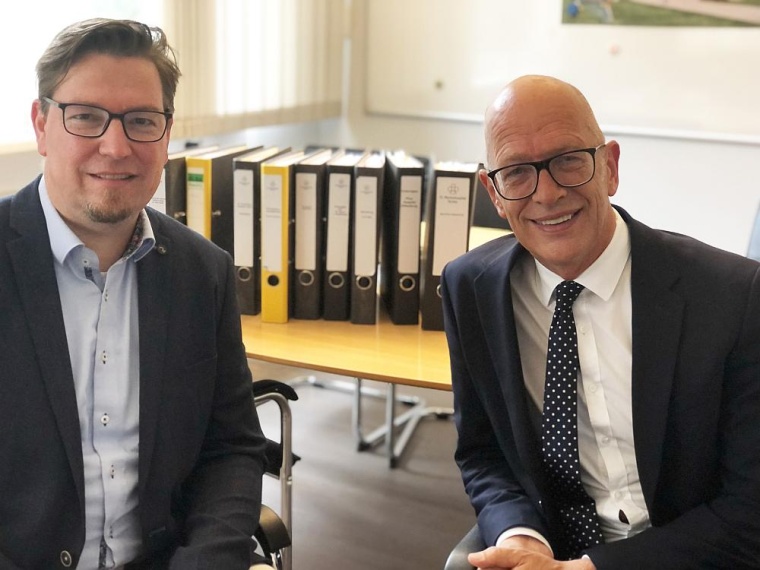 Dr. Carsten Giehoff (Leiter IT) und Ulrich Pelster (Vorstandsvorsitzender) von...