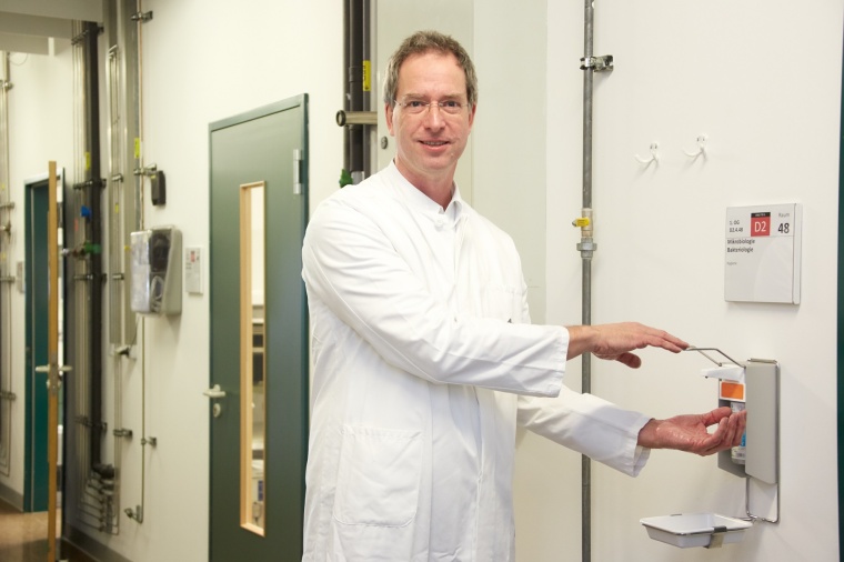 Handhygiene ist ein zentraler Baustein für eine Klinik. Professor Schneider...