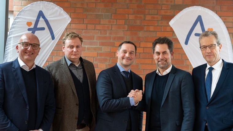 Neues Gesicht in Neuss: Rainer Pappert, Andreas Degelmann (beide...