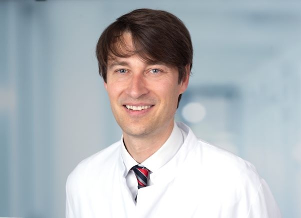 Prof. Alexander Radbruch, Direktor der Klinik für Neuroradiologie am...