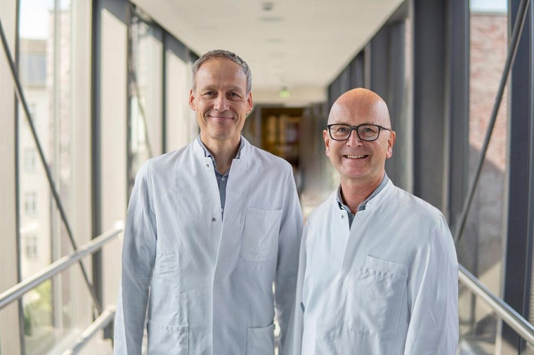 Prof. Dr. Steffen Weikert (li.) und Dr. Christian Klopf, Foto: Alexianer St....