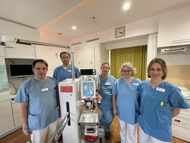 Seit gut einem Jahr ist der „Concord Birth Trolley“ in der KJF Klinik...