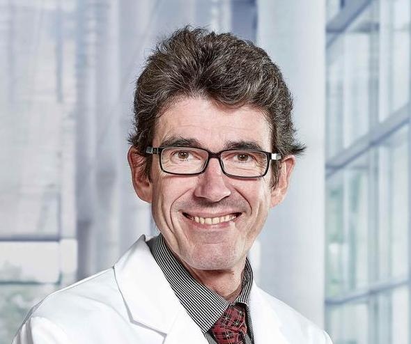 Prof. Dr. Steffen Stenger ist Ärztlicher Direktor des Instituts für...