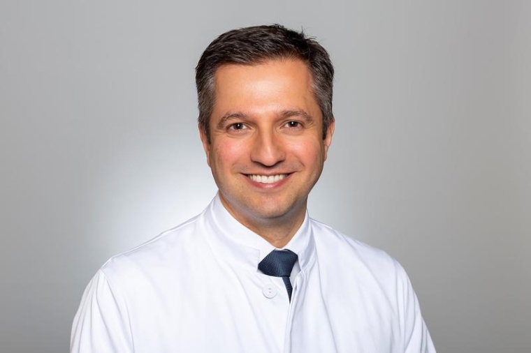 Prof. Dr. Tienush Rassaf, Studienleiter und Direktor der Klinik für...