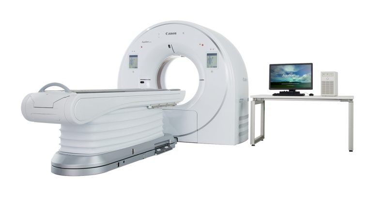 Die neue große 80 cm Gantryöffnung des neuen Aquilion Serve CTs fällt sofort...