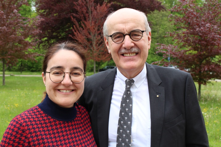 Prof. Gregor Antoniadis mit seiner Nachfolgerin Privatdozentin Dr. Maria Teresa...