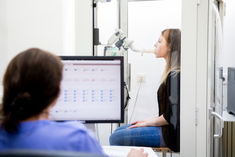Untersuchung der Lungenfunktion in der Klinik für Pneumologie,...