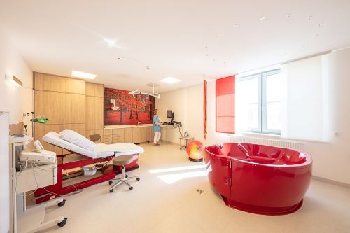 Blick in einen Kreißsaal des Birkesdorfer St. Marien-Hospitals, Foto:...