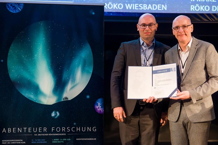 Priv.-Doz. Dr. Lukas Lehmkuhl (links), Chefarzt der Klinik für Diagnostische...