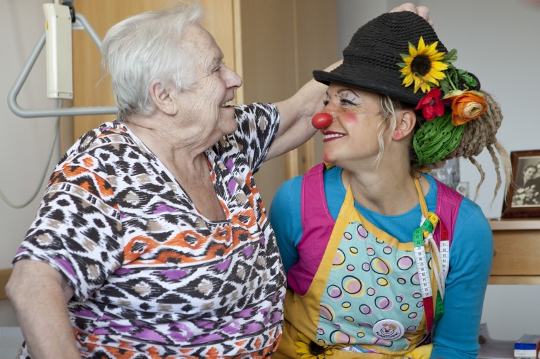 Studie der TH Deggendorf belegt den Erfolg von Klinikclowns in Seniorenheimen