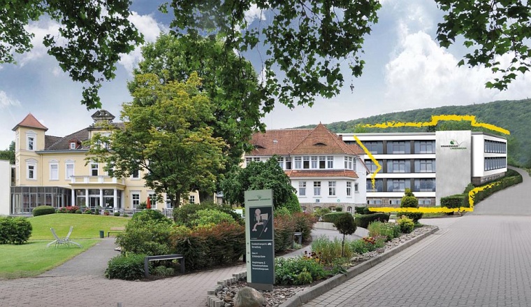 Montage: Das gelb umrahmte Gebäude ist das geplante Bettenhaus. © Kossmann...