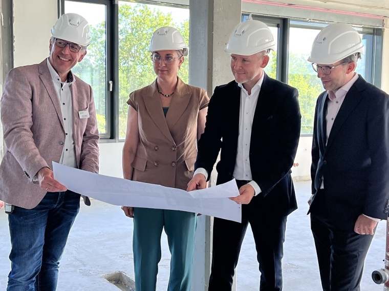 René Klingbeil, Pflegedienstleiter, Ulrike Schmidt, Bürgermeisterin Gemeinde...