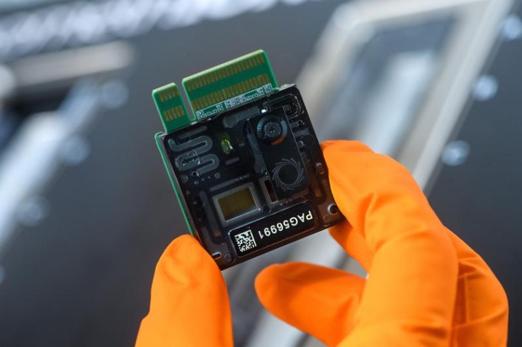 Auf einem einzigen Sequenzier-Chip lässt sich das gesamte Genom eines Menschen...