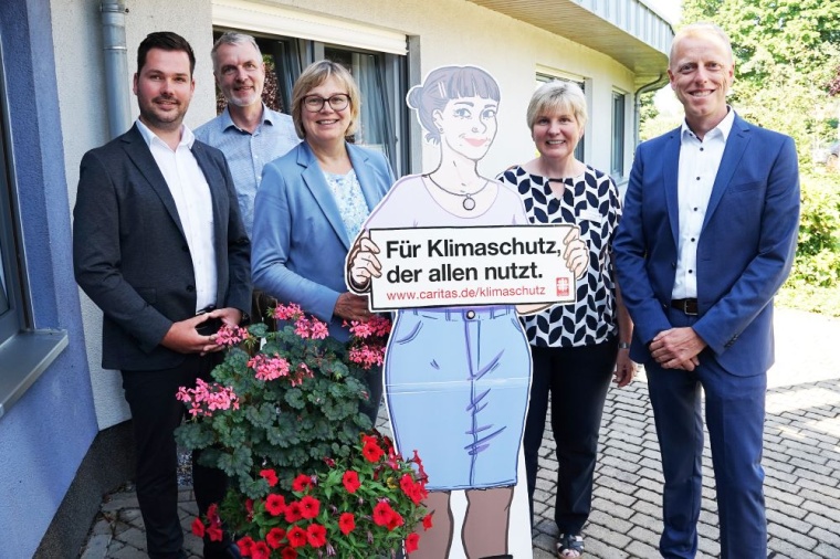 Caritas-Präsidentin Eva Maria Welskop-Deffaa (Dritte v. l.) wurde in der...