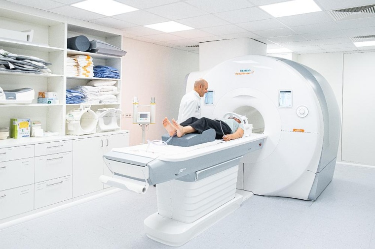 Das neuartige Ganzkörper-MRT-Gerät erlaubt einzigartige Einblicke in den...