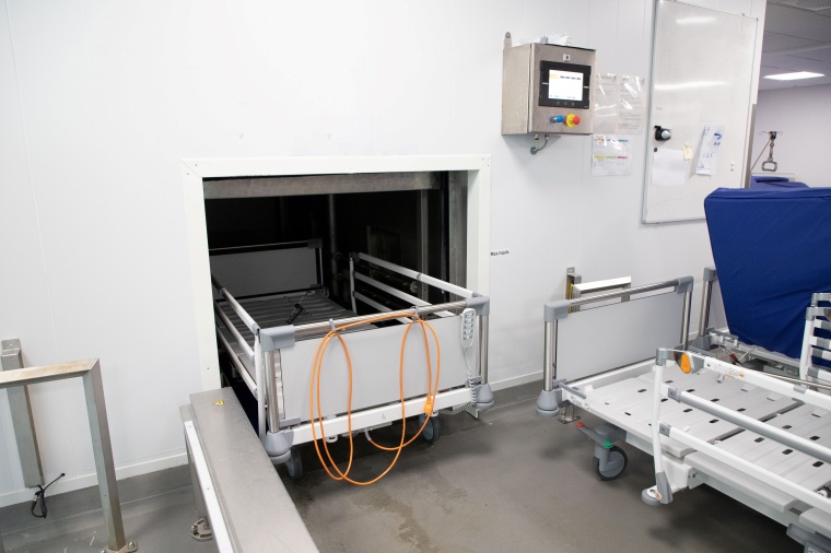 Waschtunnel für Medizinprodukte, automatisiert und schnell Foto: Linak